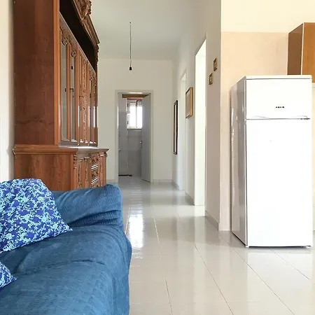 Holiday Silvana בית נופש מרינה די מנקוורסה